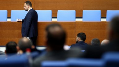 Витанов: Управляваха бюджета като нещо средно между Бърни Мадоф и Дейвид Копърфийлд