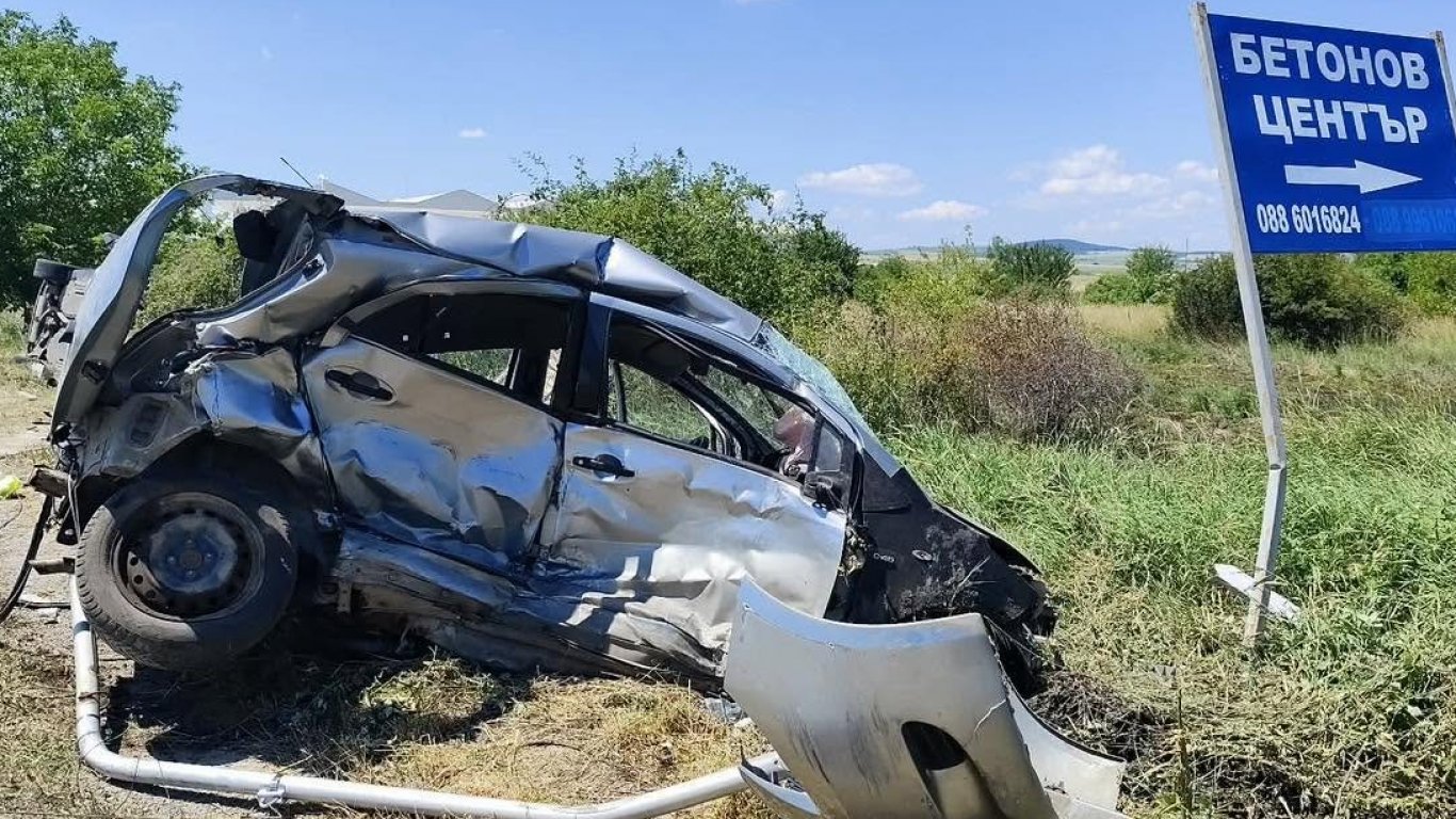 Пътнотранспортно произшествие включващо два леки автомобила е регистрирано тази сутрин