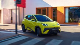 Електромобил за първа кола? Ето защо BYD DOLPHIN SURF е идеален за младите шофьори