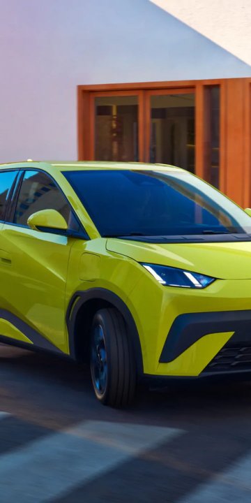 Електромобил за първа кола? Ето защо BYD DOLPHIN SURF е идеален за младите шофьори