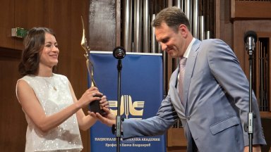 Цигуларката Лия Петрова получи наградата "Музикант на годината" на Българското национално радио