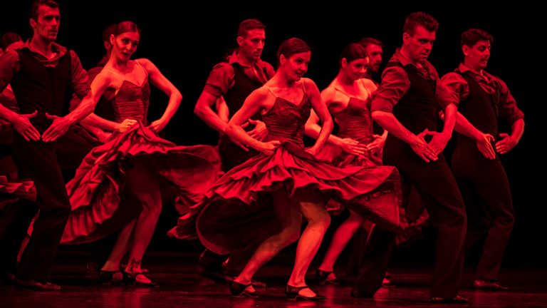 Балет "Арабеск" ще представи двa от най-успешните си спектакъла - "Carmina Burana" и "Болеро"  в "Парк Военна академия" 
