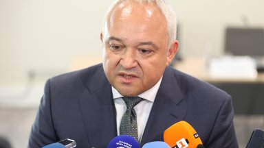 Демерджиев: Зад две фирми за доставка на мантинели прозира фигурата на Бойко Борисов