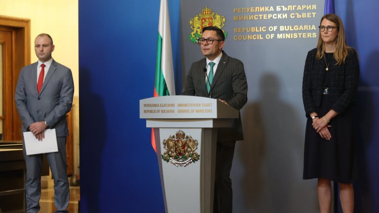 След преговори на правителството с "Литаско": Отпадат ограниченията за "Лукойл" (видео)