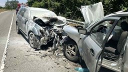 Двама шофьори се озоваха в болница след сблъсък на пътя Бургас - Малко Търново (снимки)
