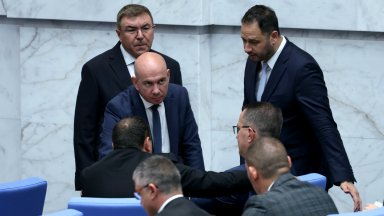 Конституционно мнозинство в НС отказа да прекратим споразумението с Украйна