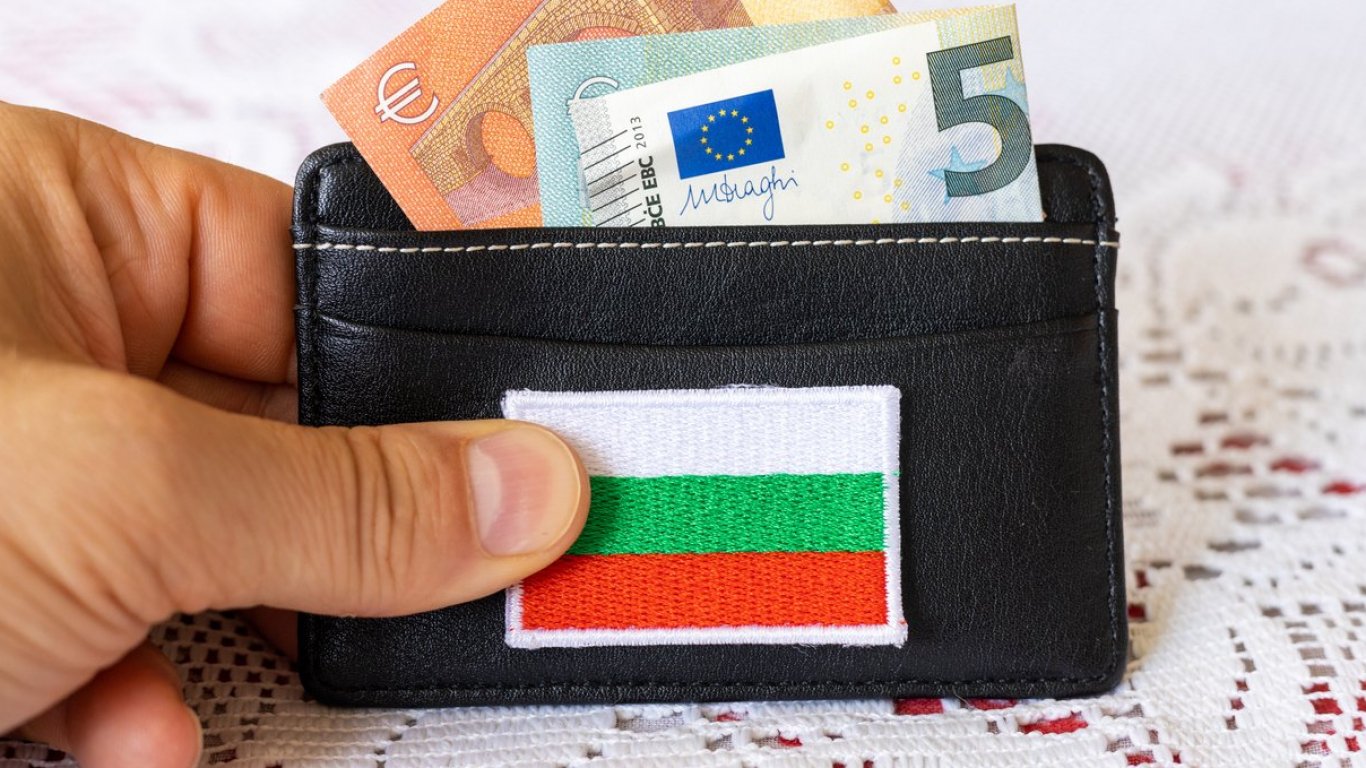 Проучване отчита ниска удовлетвореност от живота и скептицизъм към ЕС в България