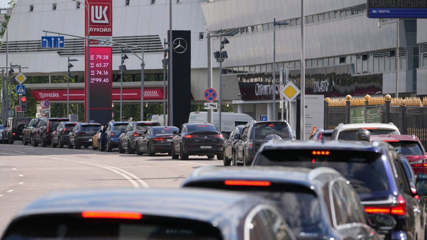Русия започва внос на бензин от Индия на фона на вътрешен недостиг