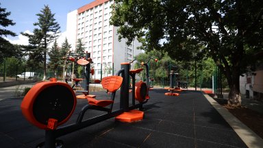 Модерна среда и спортни бази: Откриха обновеният кампус към общежитията в блок 7, 8 и 9 (снимки)