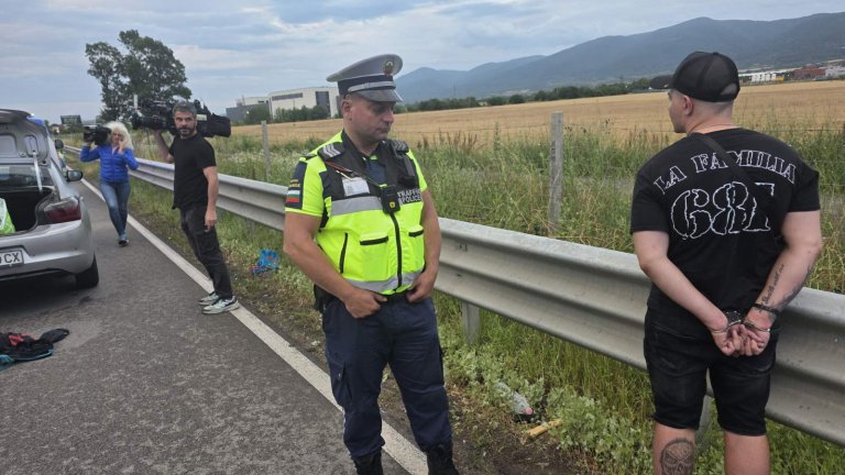 Задържан е мъж след полицейско преследване на АМ