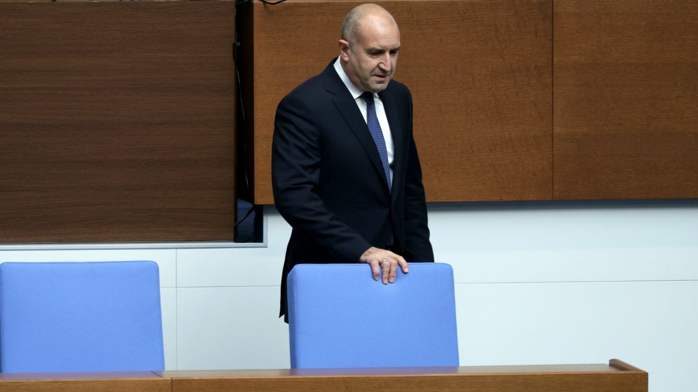 На 3 юли 2026 година президентът на Република България Румен