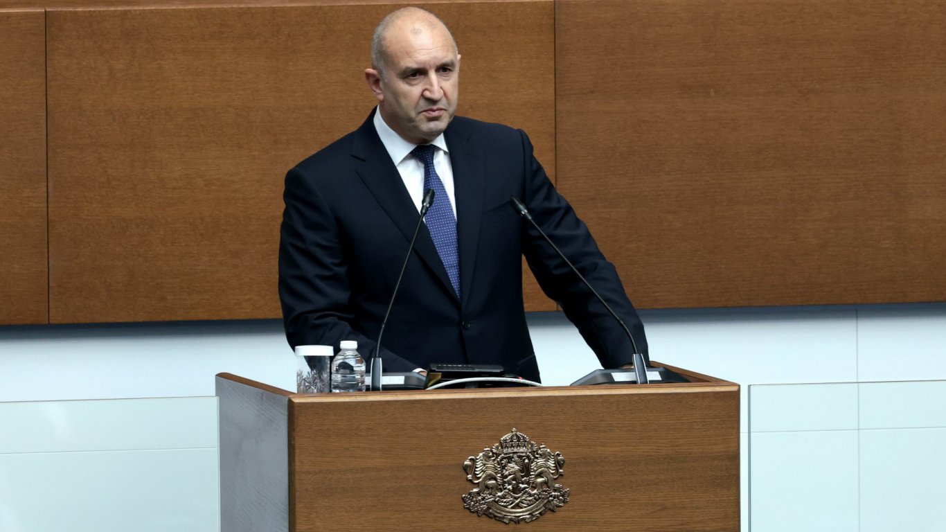 Президентът Радев очерта позиция по санкциите срещу Русия и сътрудничеството с Украйна