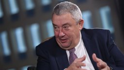 Евродепутатът Илия Лазаров е новият председател на СДС