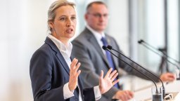 "Алтернатива за Германия" преизбра председателите си