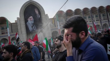 Десетки хиляди иранци се сбогуваха с върховния лидер аятолах Али Хаменей