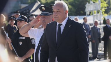 Демерджиев: Закриваме неефективни звена в МВР и проверяваме полетите на Пеевски