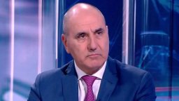 Цветан Цветанов: Десислава Атанасова е изведена през служебен вход към самолета на Пеевски