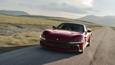 Ferrari 12Cilindri Manuale връща усещането за ръчно превключване