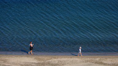 Прогноза за времето на НИМХ: Топло, слънчево, с краткотрайни валежи на места