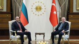 Опозицията не вярва, че нищо не е обещавано срещу замразяването на договора с "Боташ"