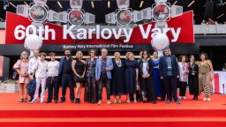 "Черни пари за бели нощи" бе представен премиерно на 60-ия Международен филмов фестивал в Карлови Вари