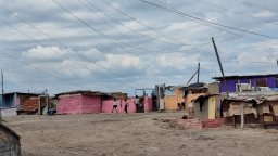 Събарят незаконен квартал, построен в коритото на р. Тунджа в Ямбол