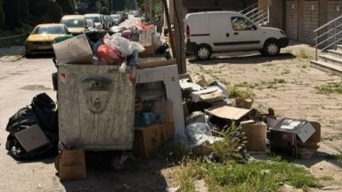 Край на лятната криза с боклука в "Слатина", "Изгрев" и "Подуене", турска фирма ще чисти от утре