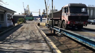 "Пристанище-Бургас" не допуска експедиция на претоварени камиони