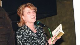 Почина поетесата Надежда Захариева