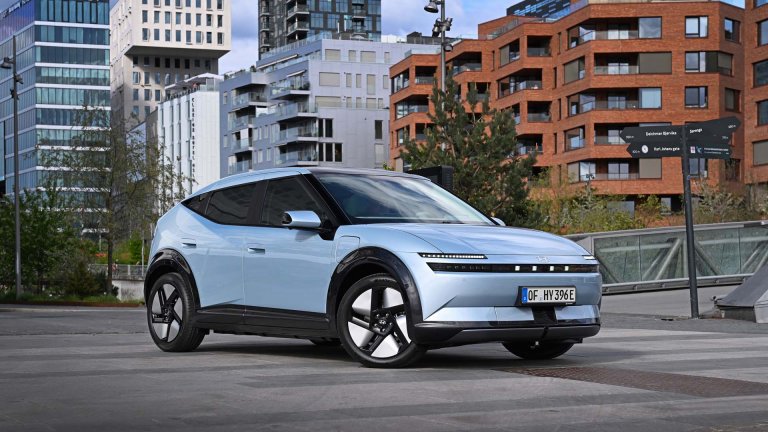 Новият Hyundai IONIQ 3 съчетава смел дизайн и високи технологии