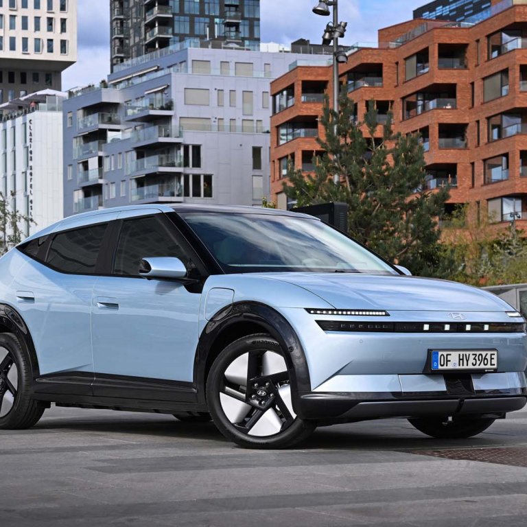 Новият Hyundai IONIQ 3 съчетава смел дизайн и високи технологии