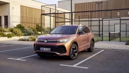 Volkswagen Tiguan празнува две десетилетия успешна история с Edition 20