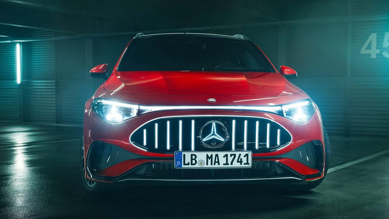 Mercedes-AMG Представя Електрически CLA 45 с Висока Мощност