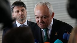 Демерджиев вади списък на свързани с Пеевски лица преди да замине за САЩ