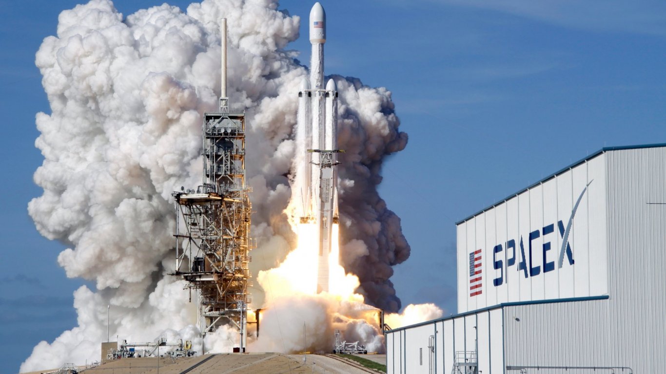 Компанията SpaceX основана от Илон Мъск наскоро осъществи полет който