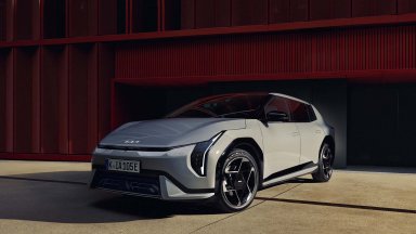 Kia EV4 получи задвижване на всички колела и спортна версия GT