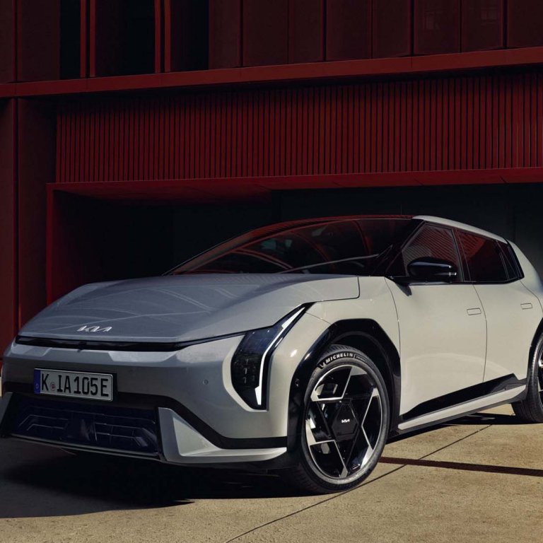 Kia EV4 получи задвижване на всички колела и спортна версия GT
