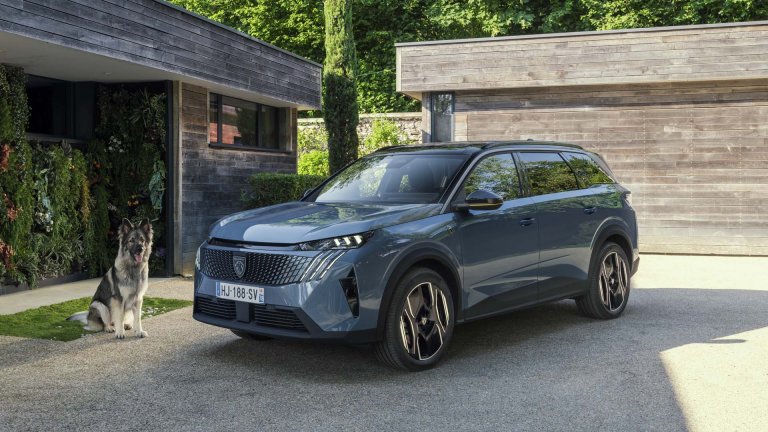 Peugeot направи специална версия на E-5008 за кучетата