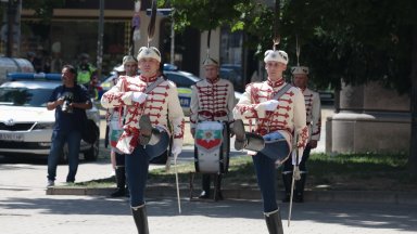 Вижте как гвардейците отбелязаха празника си (снимки)