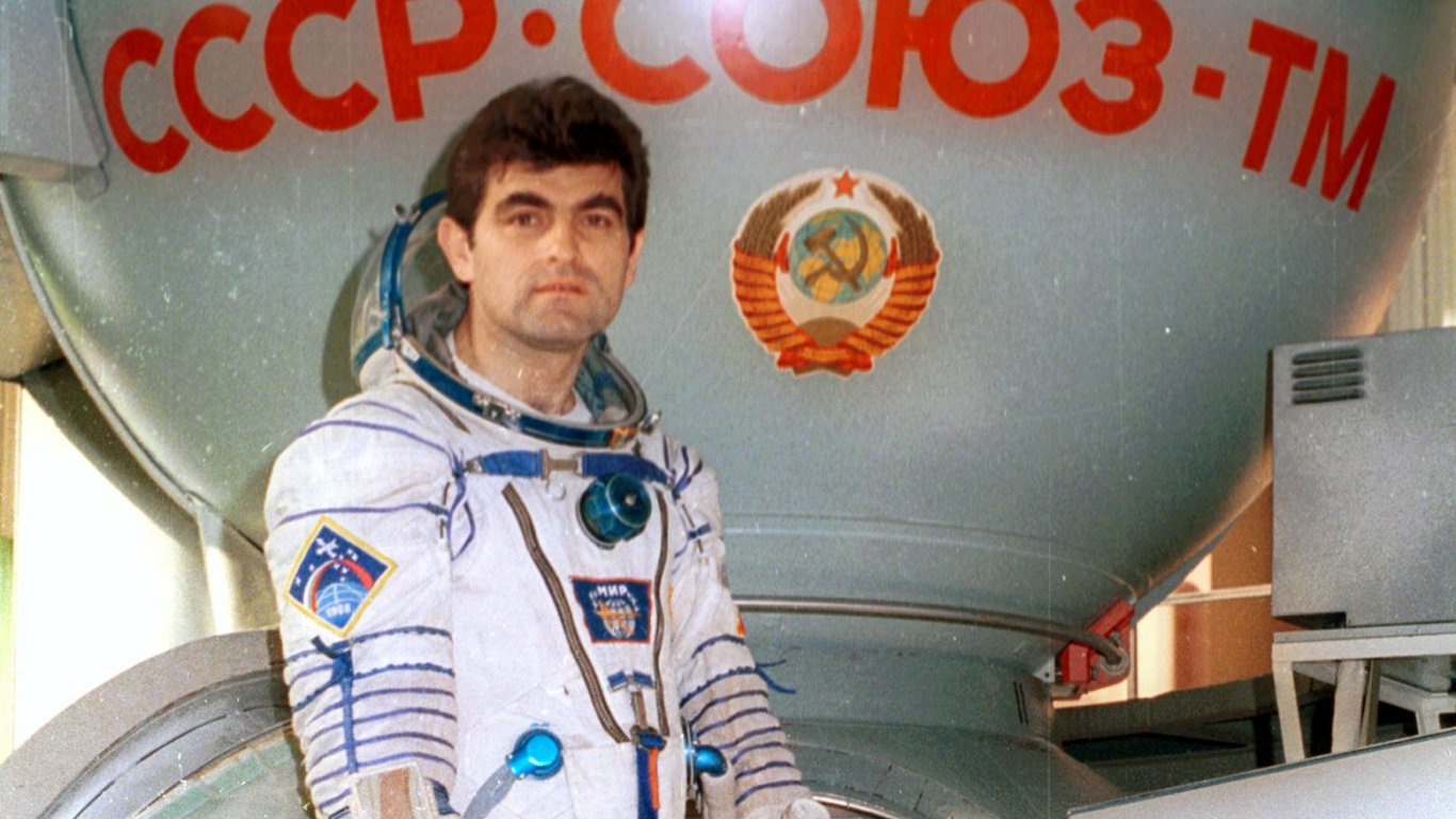Посланието на космонавта Александър Александров беше публично разкрито