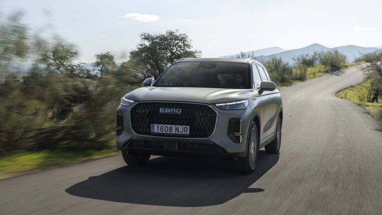EBRO навлиза в луксозния сегмент с новия s900 PHEV