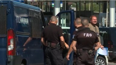 Банкерът Стоян вече е в България, предаде се на властите