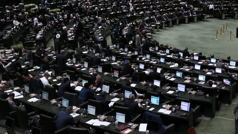 Техеран подготвя закон за "стратегическата сигурност" на Ормузкия проток
