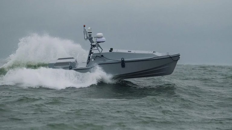 Морски дронове с AI на САЩ поразиха иранска военноморска база (видео)