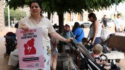 "Майчинството не е милостиня": Протести в цялата страна за по-високи обезщетения (снимки)