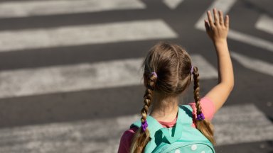 47-годишна шофьорка блъсна 4-годишно дете на пешеходна пътека край Созопол и избяга