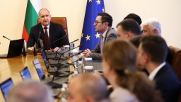 Радев: Пътищата са бойно поле, а приоритетът е събиране на такси, не човешкият живот