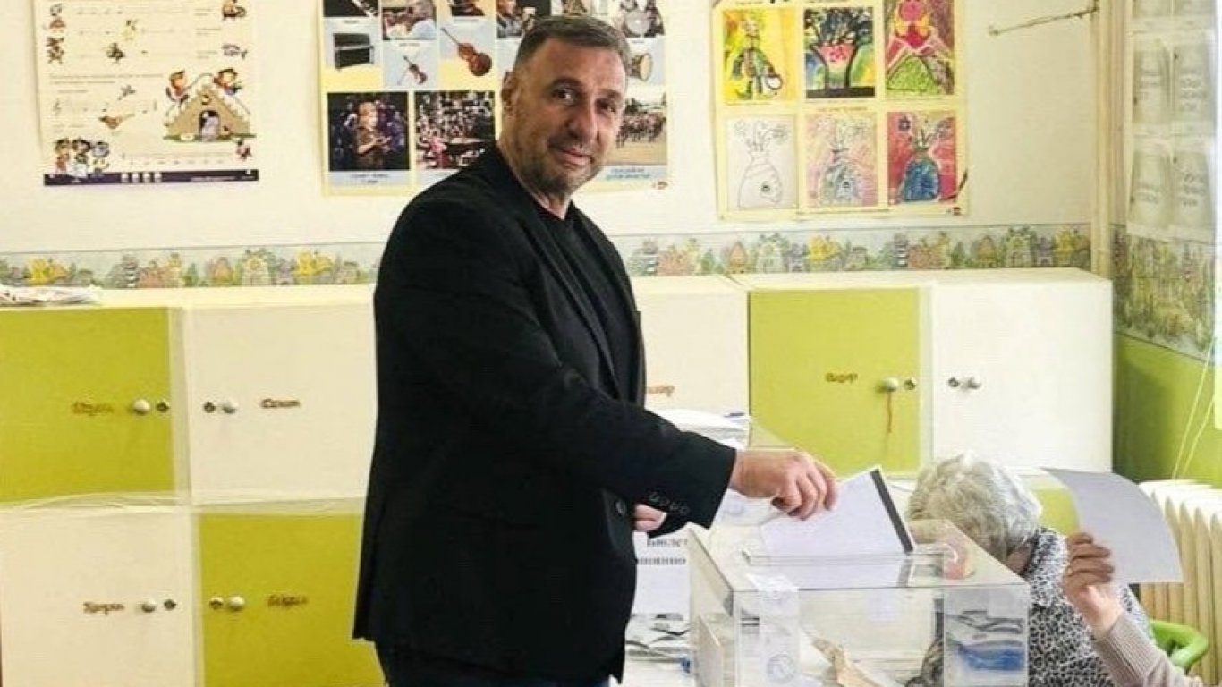 На 15 юли 2026 г областният лидер на Движението за
