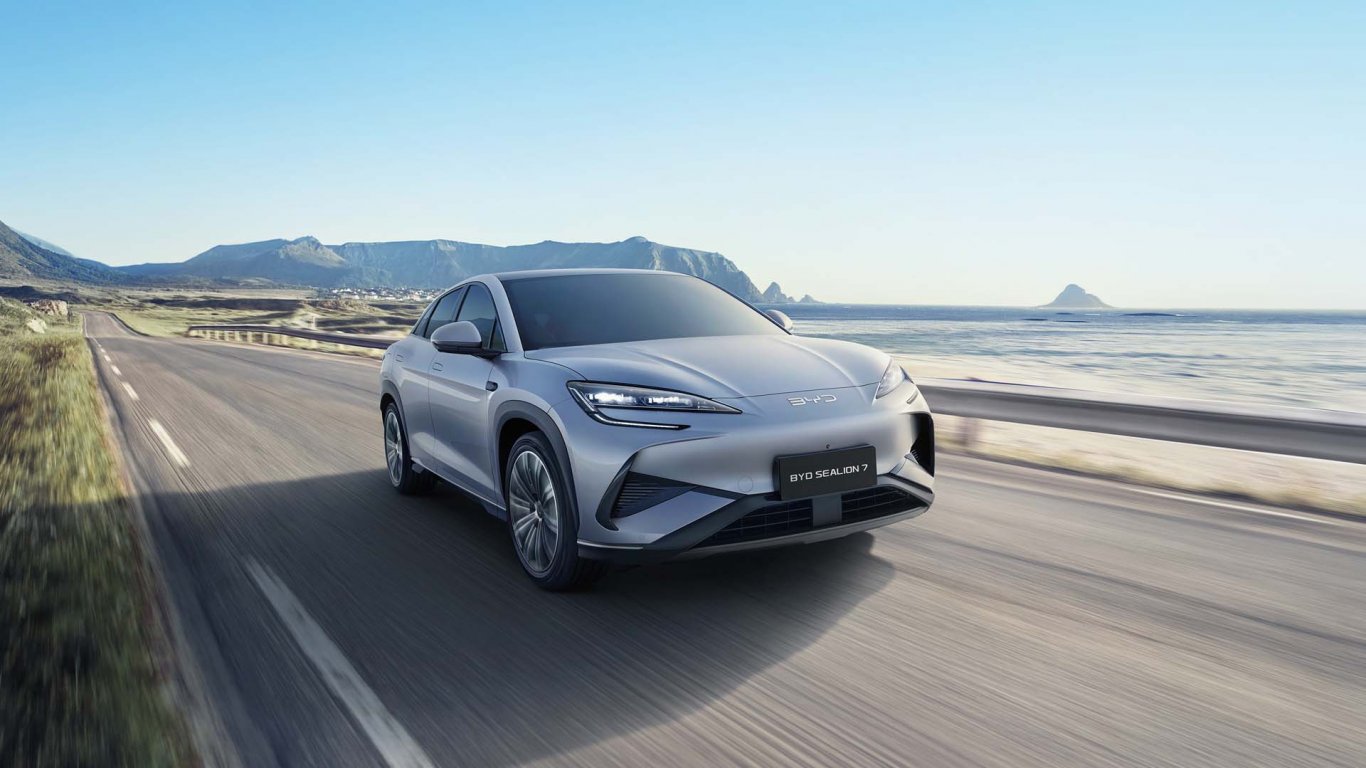 Китайският автомобилен производител BYD официално представи новия си изцяло електрически