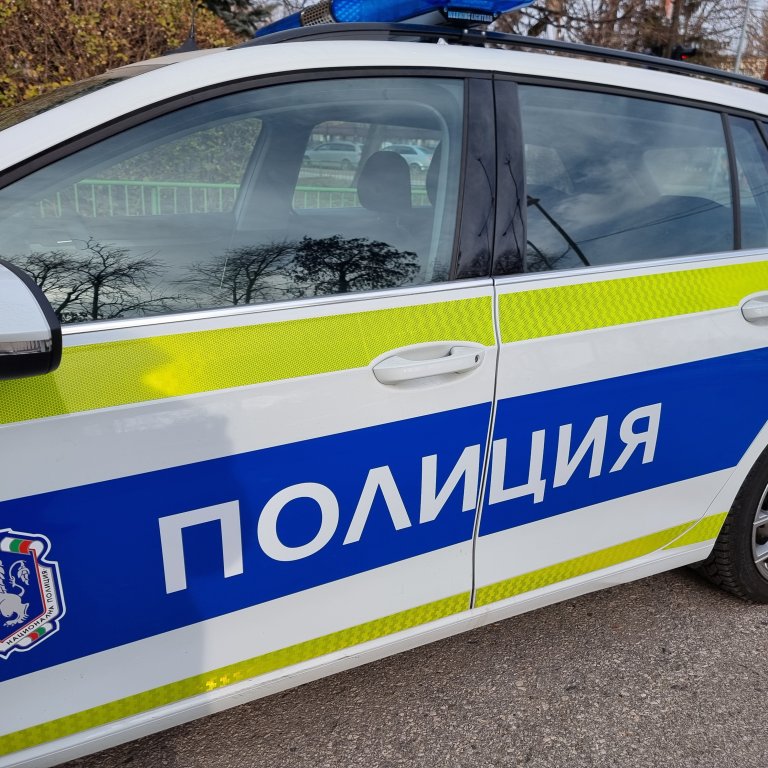 Спасиха бебе, останало блокирано само в асансьор в Бургас